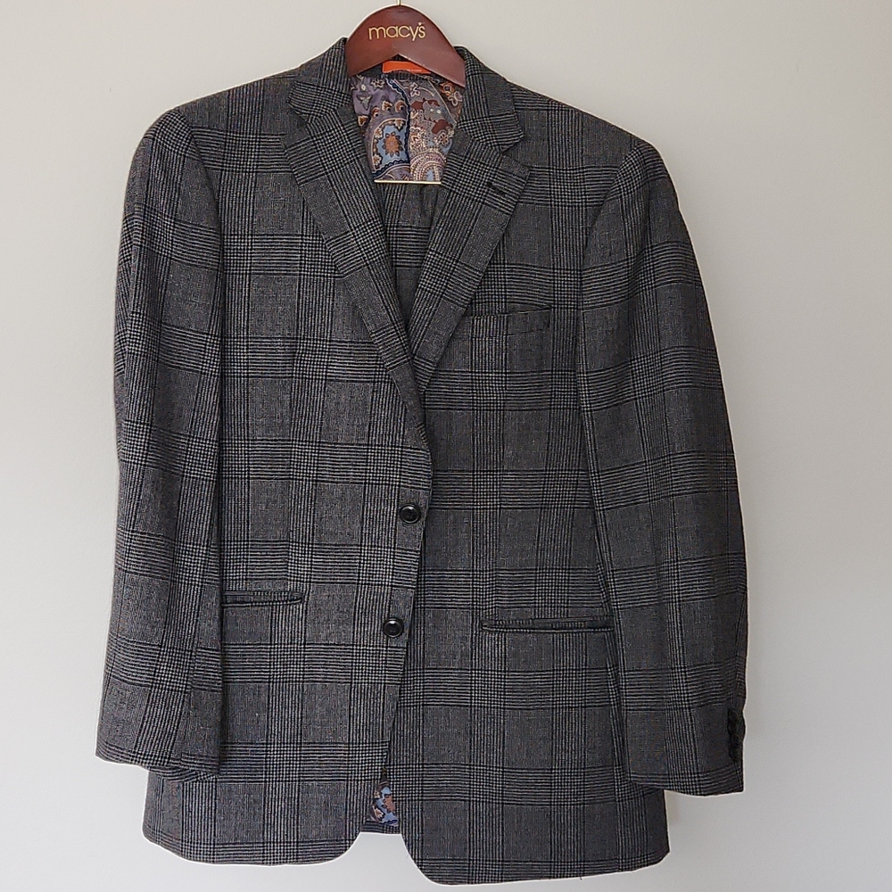 Suit